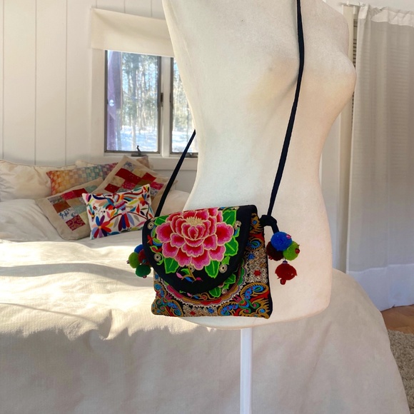 Thai embroidery, multi color small cross body purse Hmong hill tribe - Picture 2 of 8